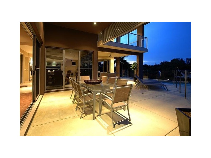2508  Cressbrook Drive, Hope Island QLD 4212
