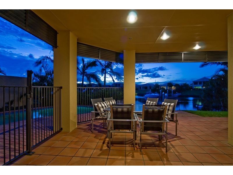 2131 Carlton Drive, Hope Island QLD 4212