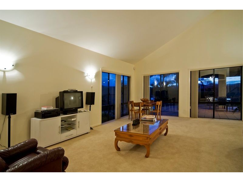 2131 Carlton Drive, Hope Island QLD 4212