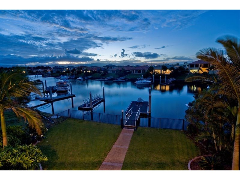 2131 Carlton Drive, Hope Island QLD 4212