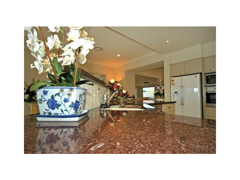 1626  Rosebank Way West, Hope Island QLD 4212