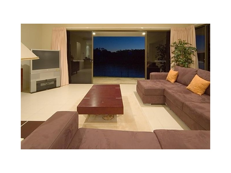 1626  Rosebank Way West, Hope Island QLD 4212