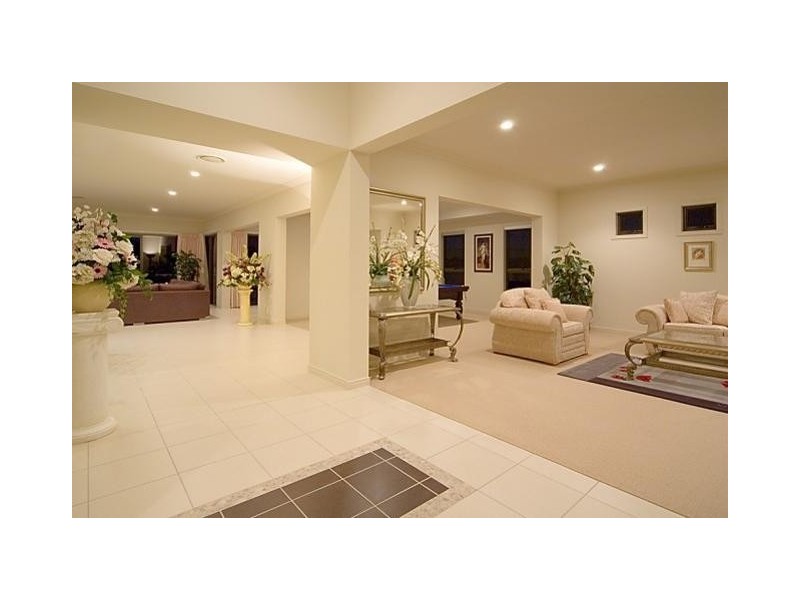 1626  Rosebank Way West, Hope Island QLD 4212