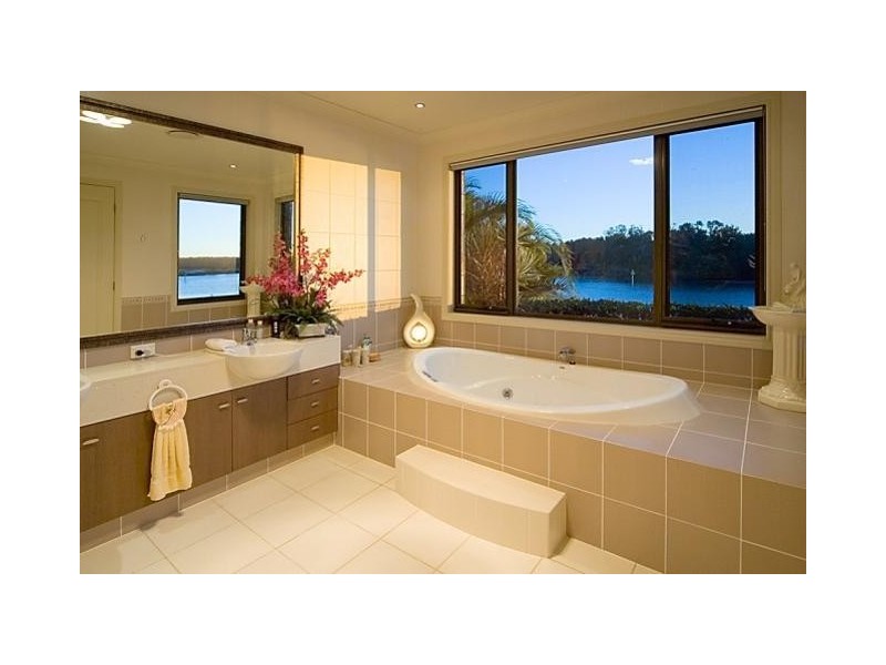 1626  Rosebank Way West, Hope Island QLD 4212