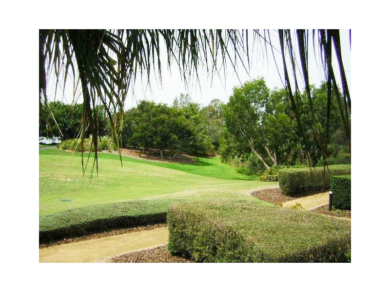 8423 Magnolia Drive, Hope Island QLD 4212