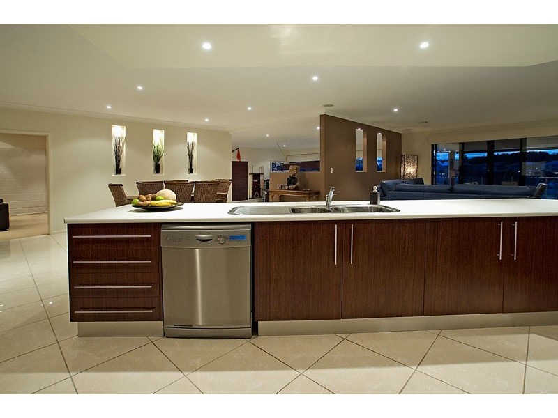 8  Buccaneer Way, Coomera Waters, Coomera QLD 4209