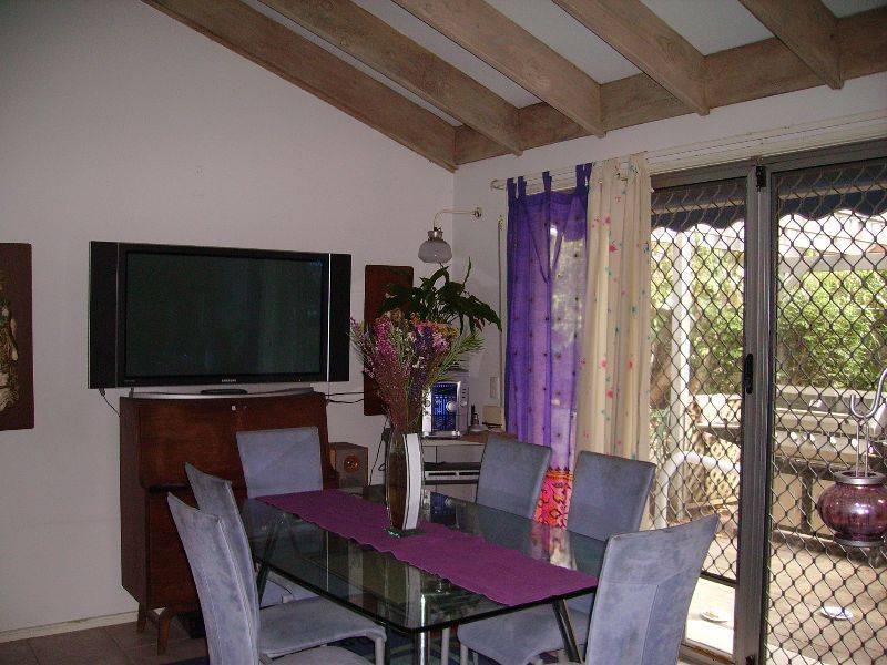 42 Slatyer Avenue, Bundall QLD 4217