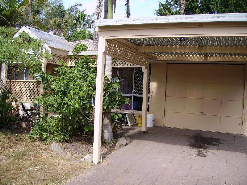 42 Slatyer Avenue, Bundall QLD 4217