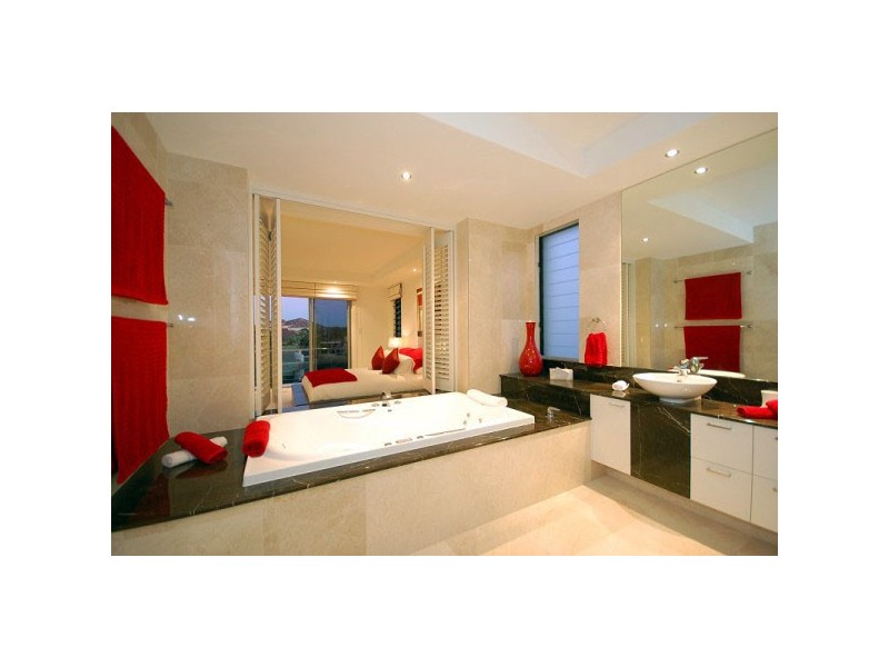 8022 Key Waters, Sanctuary Cove QLD 4212