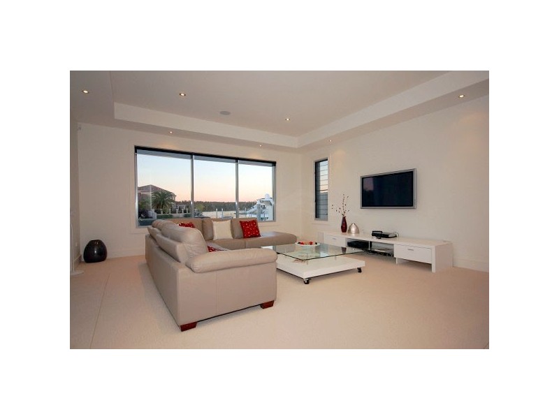 8022 Key Waters, Sanctuary Cove QLD 4212