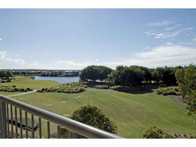 8435  Magnolia Drive, Hope Island QLD 4212