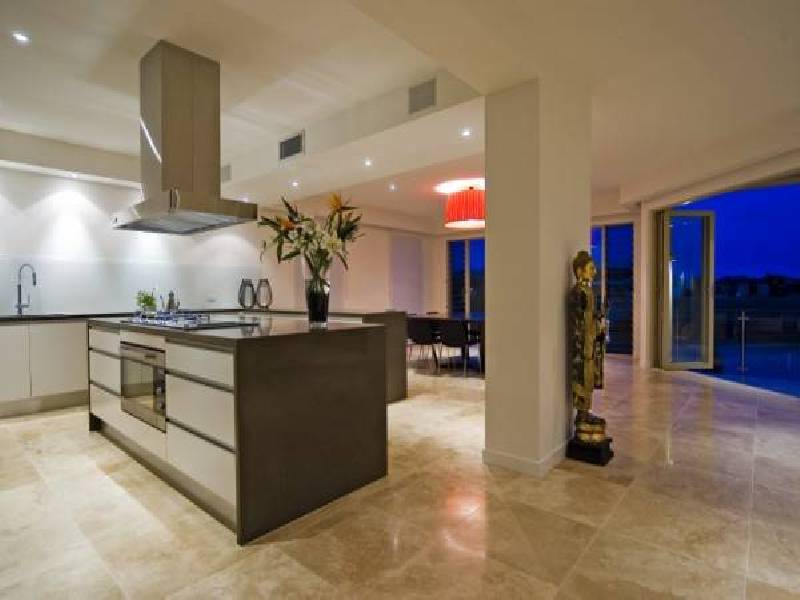 2323   Cressbrook Drive, Hope Island QLD 4212