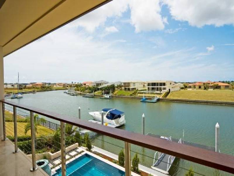 2323   Cressbrook Drive, Hope Island QLD 4212