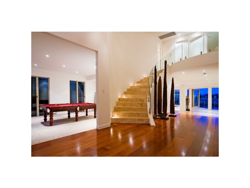 2323   Cressbrook Drive, Hope Island QLD 4212