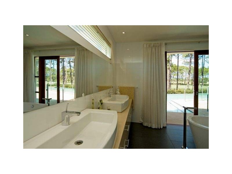 2220   Arnold Palmer Drive, Sanctuary Cove QLD 4212