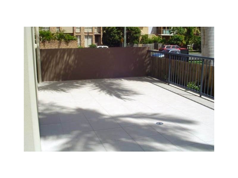 1/11  Clark Street, Biggera Waters QLD 4216