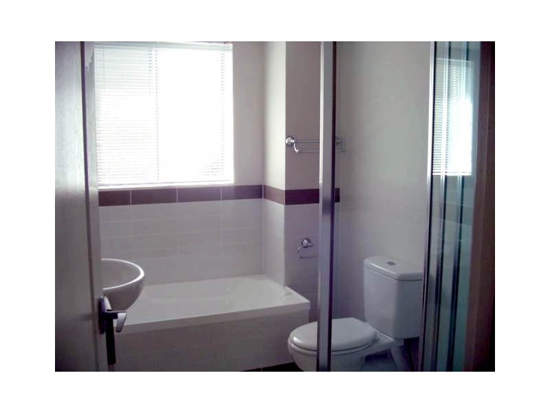 1/11  Clark Street, Biggera Waters QLD 4216