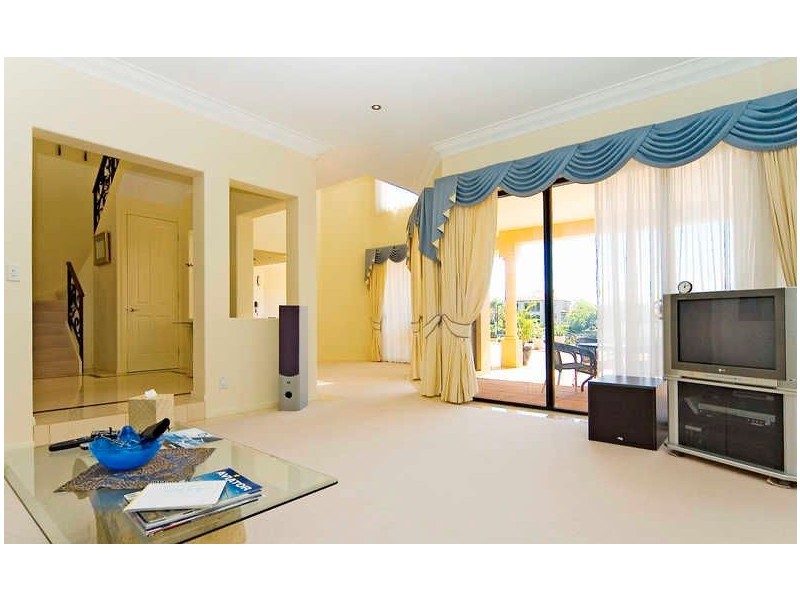 1057  Rosebank Way, Hope Island QLD 4212