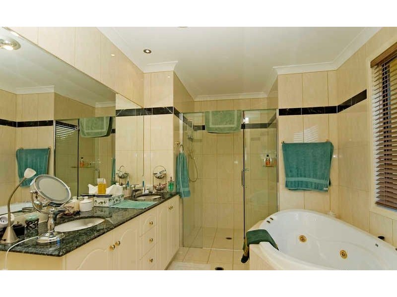 1057  Rosebank Way, Hope Island QLD 4212