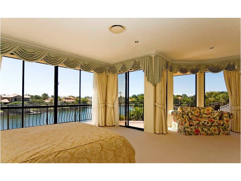 1057  Rosebank Way, Hope Island QLD 4212