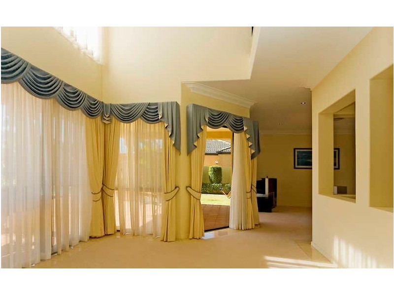 1057  Rosebank Way, Hope Island QLD 4212