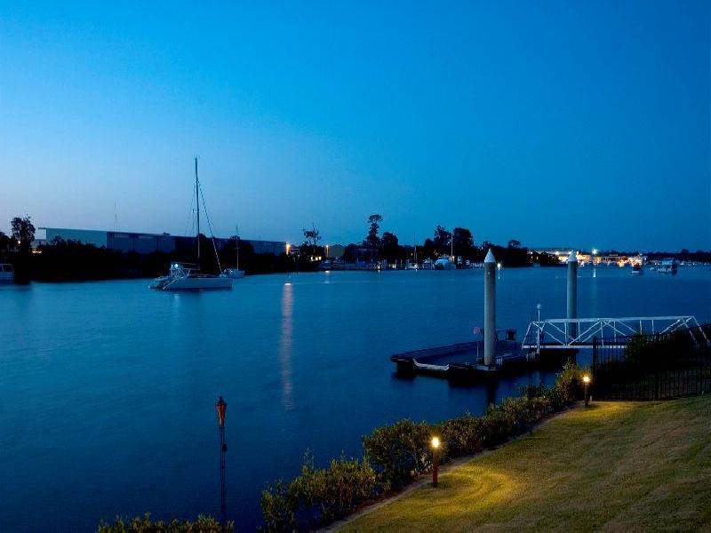 3121 Riverleigh Drive, Hope Island QLD 4212