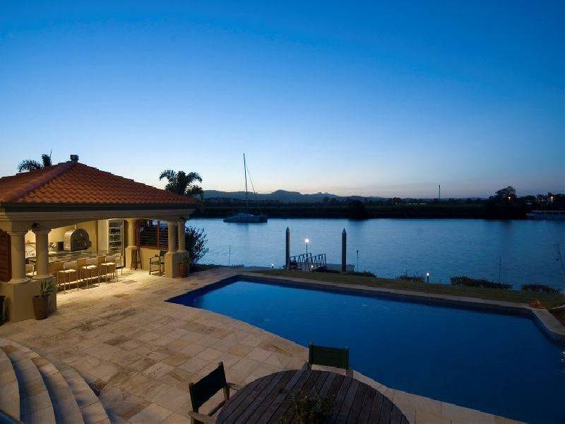 3121 Riverleigh Drive, Hope Island QLD 4212