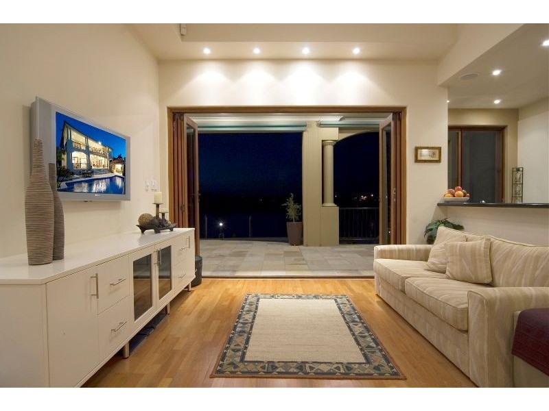 3121 Riverleigh Drive, Hope Island QLD 4212