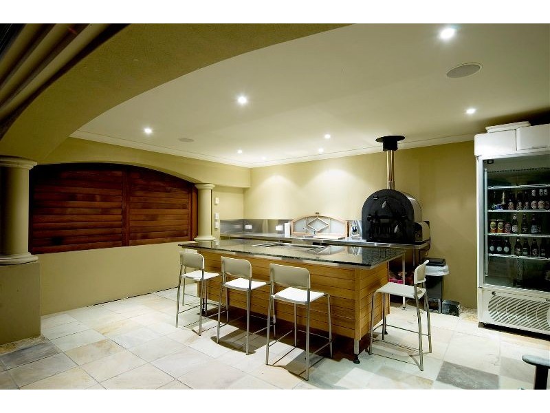 3121 Riverleigh Drive, Hope Island QLD 4212