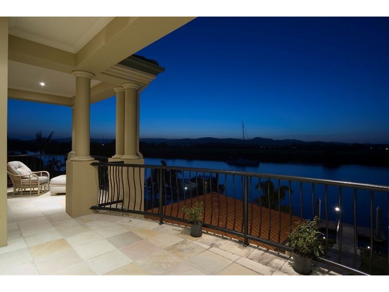 3121 Riverleigh Drive, Hope Island QLD 4212