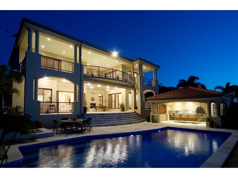 3121 Riverleigh Drive, Hope Island QLD 4212