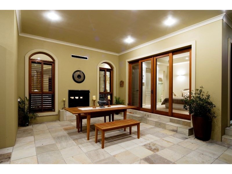 3121 Riverleigh Drive, Hope Island QLD 4212