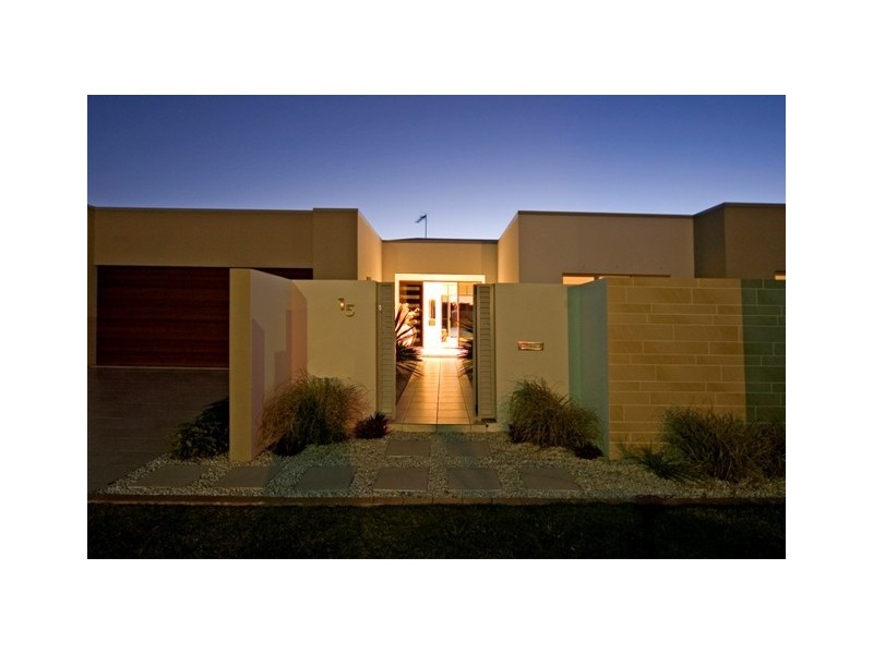 15  Manacor Place, Runaway Bay QLD 4216