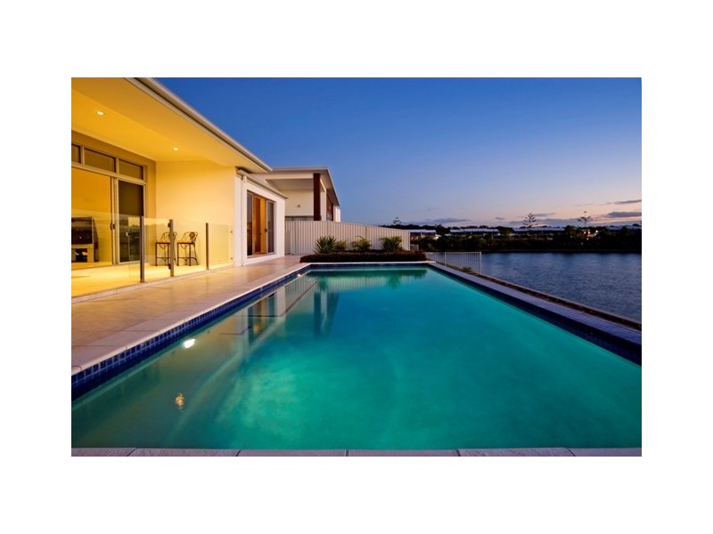 15  Manacor Place, Runaway Bay QLD 4216