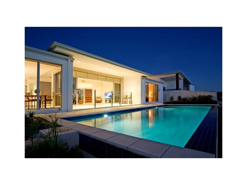 15  Manacor Place, Runaway Bay QLD 4216