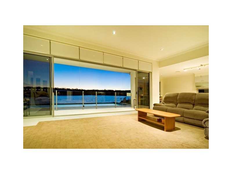 15  Manacor Place, Runaway Bay QLD 4216