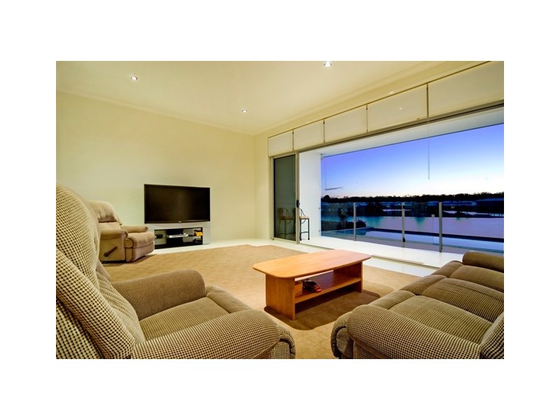 15  Manacor Place, Runaway Bay QLD 4216