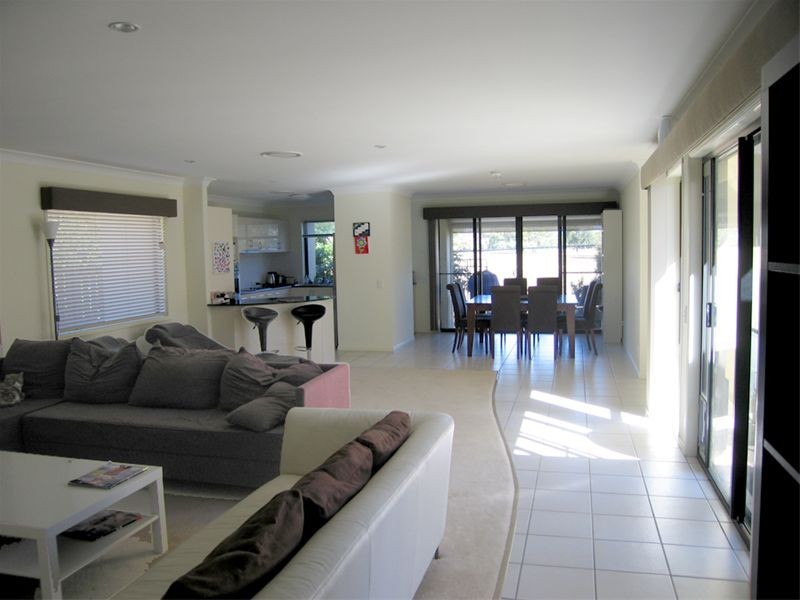 36 Sanctuary Manors  38 Caseys Road, Hope Island QLD 4212