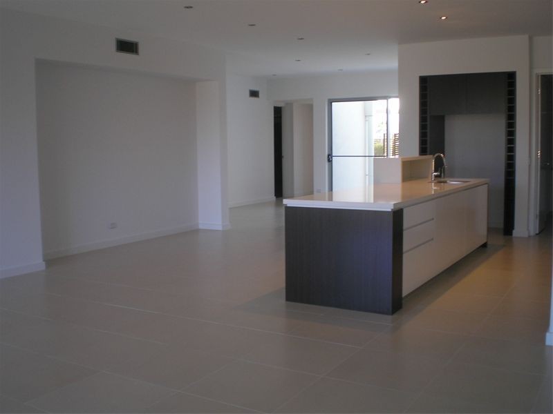7505 Springfield Drive, Hope Island QLD 4212
