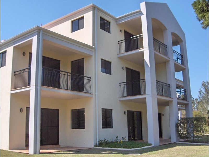 8864  Magnolia Drive East, Hope Island QLD 4212