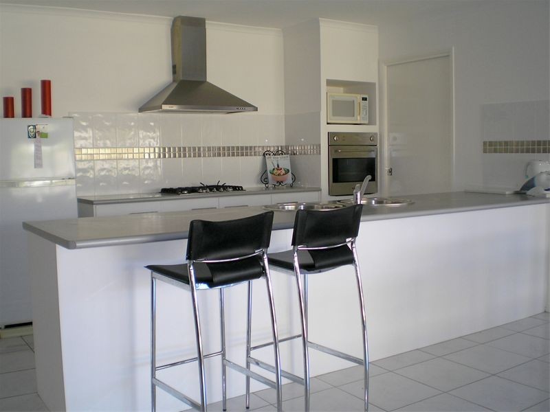 4 Sailaway Court, Coomera QLD 4209