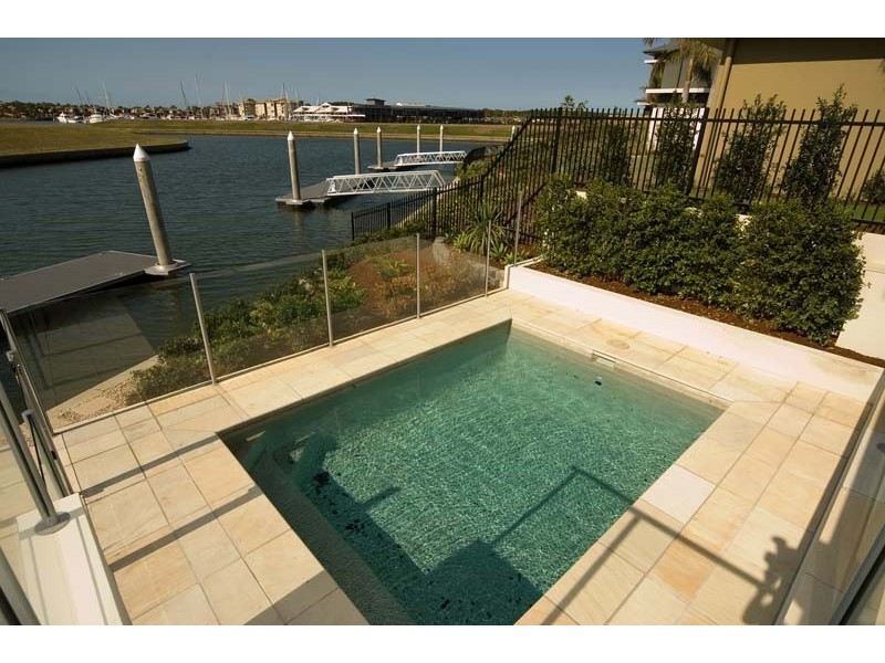 Hope Island QLD 4212