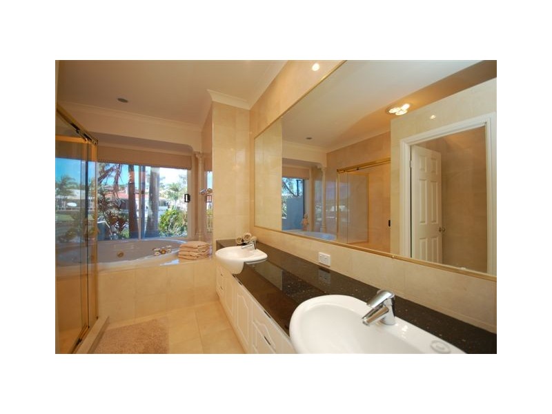 7306 Bayside Close, Sanctuary Cove QLD 4212