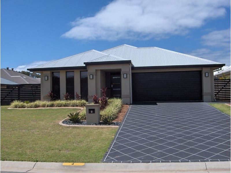 4  Sailaway Street, Coomera QLD 4209