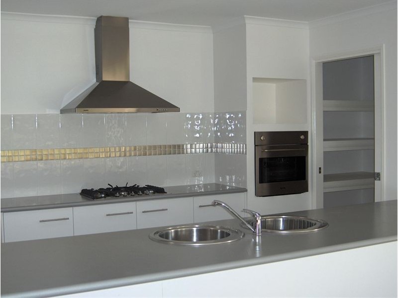 4  Sailaway Street, Coomera QLD 4209