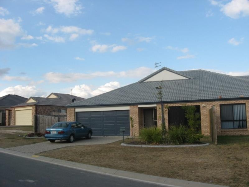 2 / 7  Turnbull Drive, Upper Coomera QLD 4209