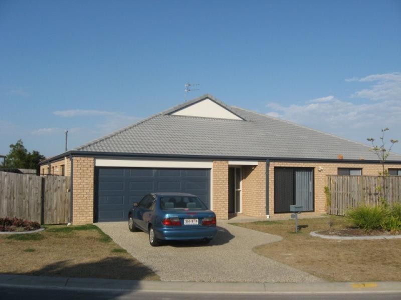 2 / 7  Turnbull Drive, Upper Coomera QLD 4209