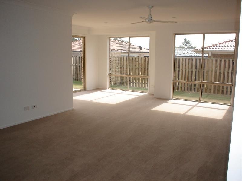 8  Marilyn Place, Morayfield QLD 4506