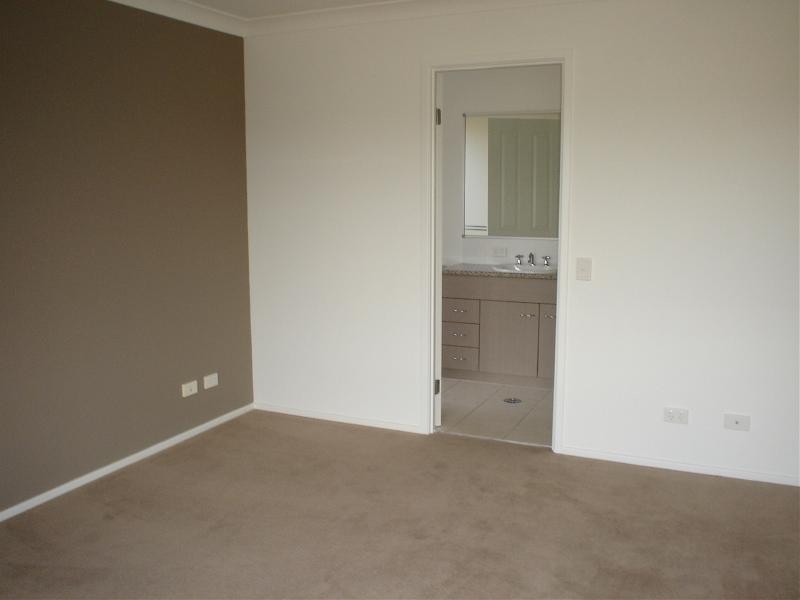 8  Marilyn Place, Morayfield QLD 4506