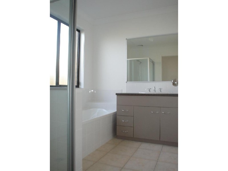 8  Marilyn Place, Morayfield QLD 4506